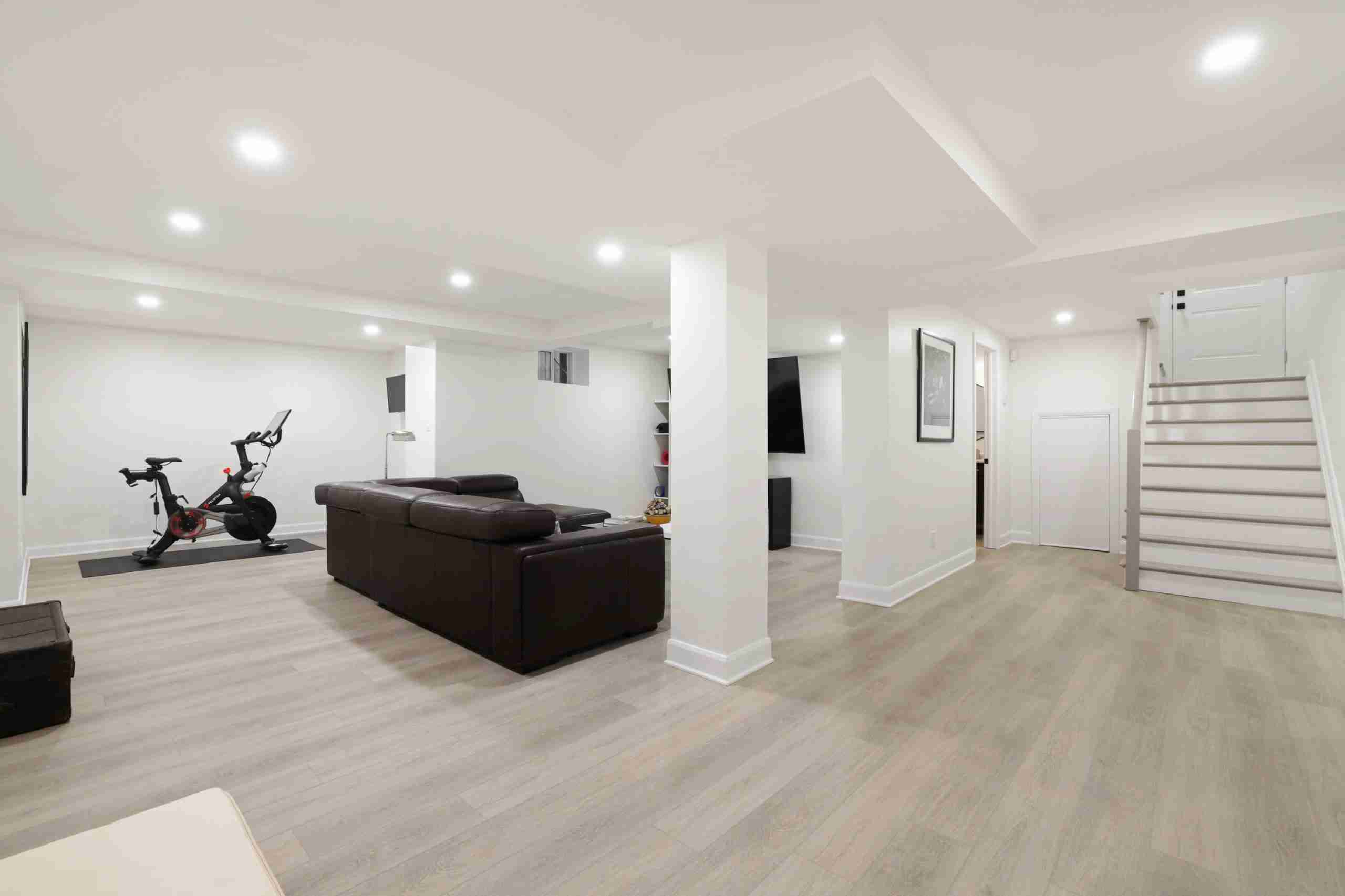 Fully finished Lower Level