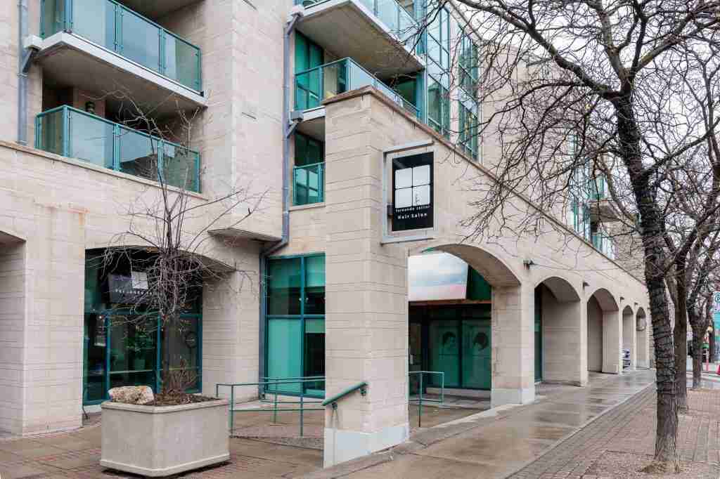 Gallery Court -35 Murray St.