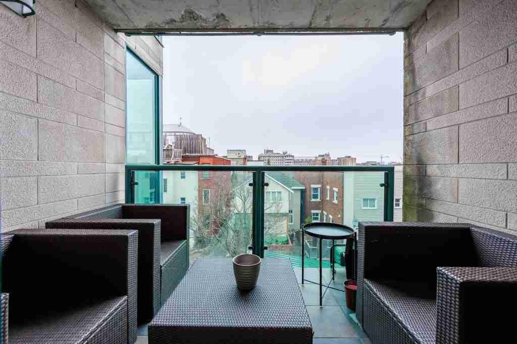 Balcony at 35 Murray St- Gallery Court