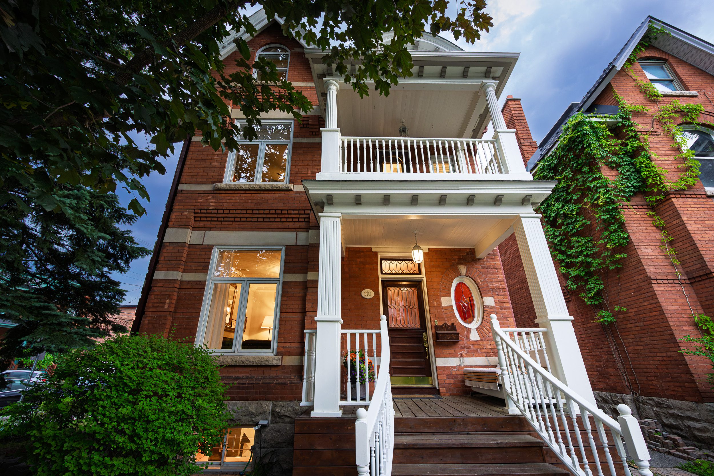 The Art Of Fine Living-119 Strathcona  Avenue